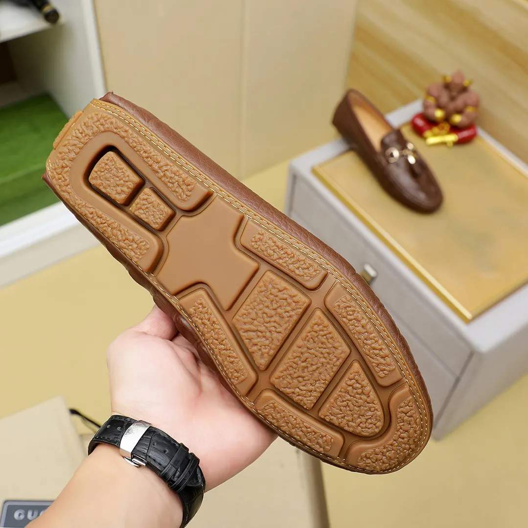 Men's shoes💰360💰🕷🕷️【 GUCCI 】Gucci's best-selling trendy men's casual slip-on shoes 🇨🇳Official website original 1:1 mold 💯Original quality, fine workmanship ☘Fashionable and versatile, perfect shape, comfortable on the feet 🍓Trendy men's recommended model, imported cowhide on the top layer 🎋High-quality pigskin lining, rubber wear-resistant and non-slip outsole, high-end atmosphere, worth owning 🍉Optional 38-44